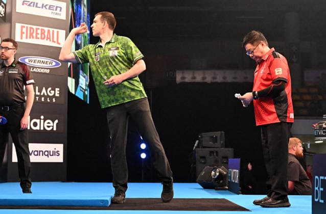 11 06 2026, xhbx, Dart World Cup of Darts 2025, v l William O Connor Ireland , Paul Lim Singapore DFL DFB REGULATIONS PROHIBIT ANY USE OF PHOTOGRAPHS as IMAGE SEQUENCES and or QUASI VIDEO Frankfurt