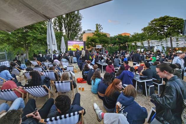 Berlin, Germany, 11 06 2026 BRLO Brwhouse Public Viewing for the World Cup Fans and interested parties sit in a beer garden and watch the Mexico-South Africa opening game on a big screen Copyright: xdtsxNachrichtenagenturx dts_122683