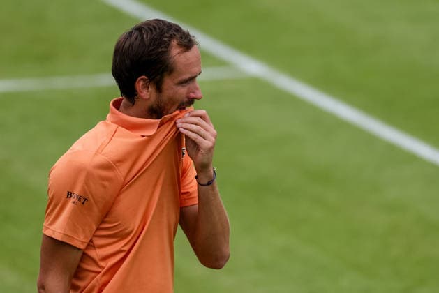 ROSMALEN, NETHERLANDS - JUNE 11: Daniil Medvedev looks on in his Men s Singles Second Round match against Thijs Boogaard of the Netherlands during Day 4 of the Libema Open Grass Court Championships at the Autotron on June 11, 2026 in Rosmalen, Netherlands.  Copyright: xRenexNijhuis MBxMediax