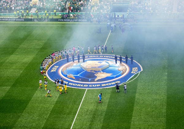 Soccer, Men, FIFA World Cup 2026 in Mexico, Canada and USA, Opening match in Mexico City Group A, Matchday 1 , Mexico South Africa, both teams greeting and handshakes at the center circle, 11 06 2026, Copyright: xMatthiasxKochx