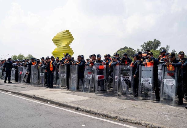 Soccer, Men, FIFA World Cup 2026 in Mexico, Canada and USA, Opening match in Mexico City Group A, Matchday 1 , Mexico South Africa, Police officers in front of the stadium, 11 06 2026, Copyright: xMatthiasxKochx