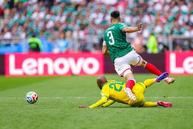 FIFA WORLD CUP 2026 FIFA WORLD CUP 2026 MEXICO VS SOUTH AFRICA 11062026 MEXICO CITY, MEXICO Action photo of Khuliso Mudau 20 of South Africa and Cesar Montes 3 of the Mexico National team, during the opening game of the FIFA World Cup 2026, held at the Estadio Ciudad de MÃ xico of Mexico City Action photo of Khuliso Mudaou 20 of South Africa and Cesar Montes 3 of the Mexico National team, during the opening game of the FIFA World Cup 2026, held at the Estadio Ciudad de MÃ xico of Mexico City PHOTO BY IMAGENSHOP AGENCIA FOTOGRAFICA MEXICO CITY MEXICO CITY MEXICO CITY MEXICO CITY MEXICO Copyright: xYOALIxMARTINEZx