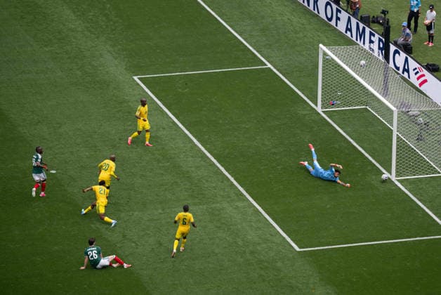 Soccer, Men, FIFA World Cup 2026 in Mexico, Canada and USA, Opening match in Mexico City Group A, Matchday 1 , Mexico South Africa, f l Julian Quinones Mexico , Brian Gutierrez Mexico , Ime Okon South Africa , Khuliso Mudau South Africa , Nkosinathi Sibisi South Africa , Aubrey Modiba South Africa , Goalkeeper Ronwen Williams South Africa , 11 06 2026, Copyright: xMatthiasxKochx