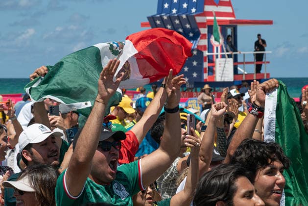 Miami Beach hosts free public kickoff watch party for FIFA World MIAMI BEACH, FLORIDA, UNITED STATES - JUNE 11: Fans from different countries gather on the beach for the FIFA World Cup, WM, Weltmeisterschaft, Fussball 2026 Kickoff Watch Party. The event featured a live broadcast of the opening ceremony and inaugural match between Mexico and South Africa on giant screens along the beachfront, in Miami Beach, Florida, on June 11, 2026. Jesus Olarte Anadolu Miami United States. Editorial use only. Please get in touch for any other usage.  Copyright: x2026xAnadoluxJesusxOlartex