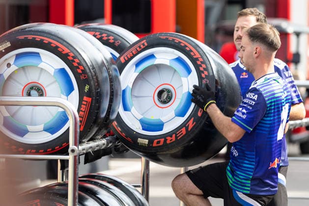 June 11, 2026, Barcelona, Quebec, Spain: Staff carying tires at Barcelona F1 Grand Prix at Barcelona-Catalunya circuit in Barcelona, Spain on 2026-06-11 Barcelona Spain - ZUMAl189 20260611_zsp_l189_011 Copyright: xYannickxLegarex