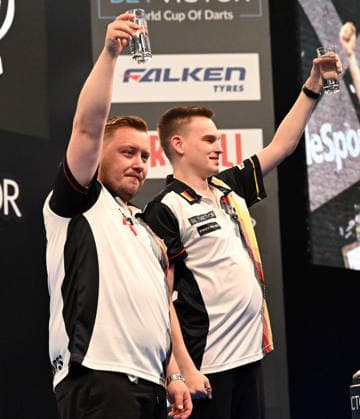 11 06 2026, xhbx, Dart World Cup of Darts 2025, v l Martin Schindler Germany , Ricardo Pietreczko Germany cheers after the end of the match DFL DFB REGULATIONS PROHIBIT ANY USE OF PHOTOGRAPHS as IMAGE SEQUENCES and or QUASI VIDEO Frankfurt