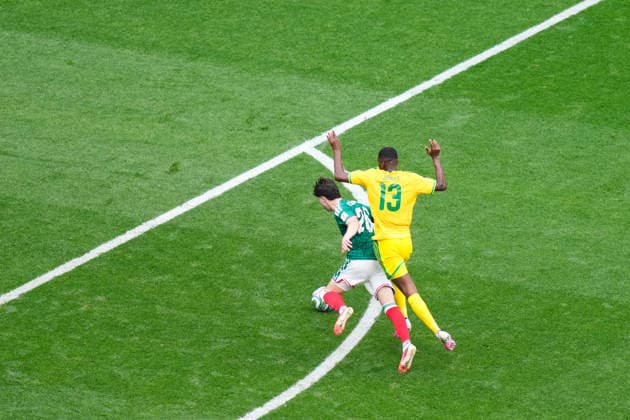 Mexico v South Africa: Group A - FIFA World Cup, WM, Weltmeisterschaft, Fussball 2026 Brian Gutierrez of Mexico and Sphephelo Sithole of South Africa compete for the ball during the FIFA World Cup 2026 Group A match between Mexico and South Africa at Mexico City Stadium on June 11, 2026 in Mexico City, Mexico. Mexico City Mexico  Copyright: xJosexBretonx originalFilename:bretonhernandez-mexicovs260611_np36L.jpg