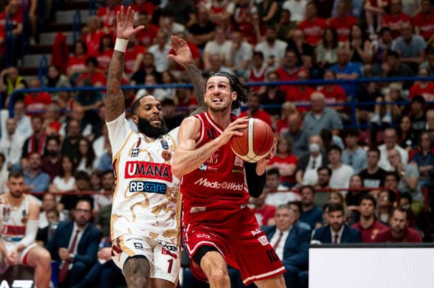IPA85587794 - Leandro Bolmaro (Olimpia Milano) in action against RJ Cole (Umana Reyer Venezia) during the Playoffs - Final - EA7 Emporio Armani Milano vs. Umana Reyer Venezia, an Italian Basketball Serie A game in Milan, Italy, on June 11, 2026  Copyright: xSaraxAngelica IPAxSportx xx 85587794