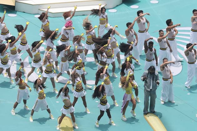 FIFA World Cup, WM, Weltmeisterschaft, Fussball 2026 - Group A - Mexico vs South Africa Recording artists Shakira and Burna Boy peform during the pre-game show before the opening match of the FIFA World Cup 2026 between Mexico and South Africa in Mexico City, Mexico, 11 June 2026. Mexico City Mexico  Copyright: xMARIOxGUZMANx