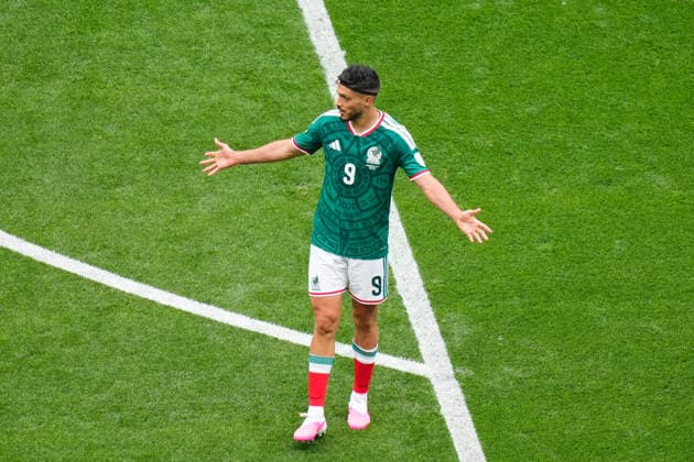 June 11, 2026, Mexico City, Mexico, Mexico: Raul Jimenez of Mexico protests during the FIFA World Cup, WM, Weltmeisterschaft, Fussball 2026 Group A match between Mexico and South Africa at Mexico City Stadium on June 11, 2026 in Mexico City, Mexico. Mexico City Mexico - ZUMAa181 20260611_zaa_a181_116 Copyright: xJosexBretonx