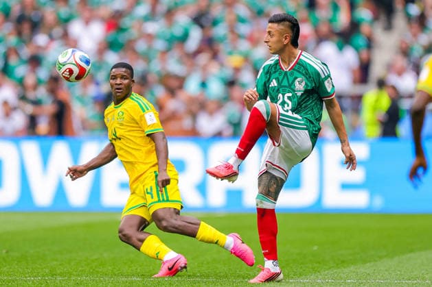 FIFA WORLD CUP 2026 FIFA WORLD CUP 2026 MEXICO VS SOUTH AFRICA 11062026 MEXICO CITY, MEXICO Action photo of Roberto Alvarado 25 of Mexico and Mbekezeli Mbokazi 14 of South Africa, during the opening game of the FIFA World Cup 2026, held at the Estadio Ciudad de MÃ xico of Mexico City Action photo of Roberto Alvarado 25 of Mexico and Mbekezeli Mbokazi 14 of South Africa, during the opening game of the FIFA World Cup 2026, held at the Estadio Ciudad de MÃ xico of Mexico City PHOTO BY IMAGENSHOP AGENCIA FOTOGRAFICA MEXICO CITY MEXICO CITY MEXICO CITY MEXICO CITY MEXICO Copyright: xYOALIxMARTINEZx