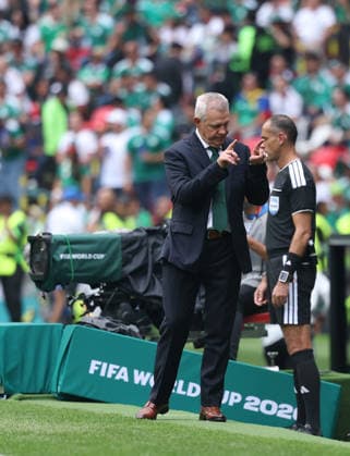 MEXICO CITY, MEXICO - JUNE 11: Mexico Head Coach Javier Aguirre gesticulates during the FIFA World Cup, WM, Weltmeisterschaft, Fussball 2026 Group A match between Mexico and South Africa at Mexico City Stadium on June 11, 2026 in Mexico City, Mexico.  Copyright: xMBxMediax