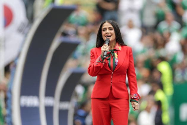MEXICO, MEXICO Mexico City - JUNE 11, 2026: Actress Salma Hayek performs during the opening ceremony of the 2026 FIFA World Cup, WM, Weltmeisterschaft, Fussball at Mexico City Stadium FIFA World Cup 2026 Opening Ceremony  - ZUMAt113 20260611_zaa_t113_389 Copyright: xMikhailxSinitsynx