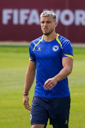 Bosnia and Herzegovina Training Day - 2026 FIFA World Cup, WM, Weltmeisterschaft, Fussball Ermedin DEMIROVIC 10 of Bosnia and Herzegovina national football team warms-up during the training day ahead the 2026 FIFA World Cup Group B match against Canada at Centennial Park. on June 11, 2026 in Toronto, Canada. (Photo by Leonardo Ramirez Eyepix Group) Copyright: xLeonardoxRamirezx xEyepixxGroupx LR11062026-00888