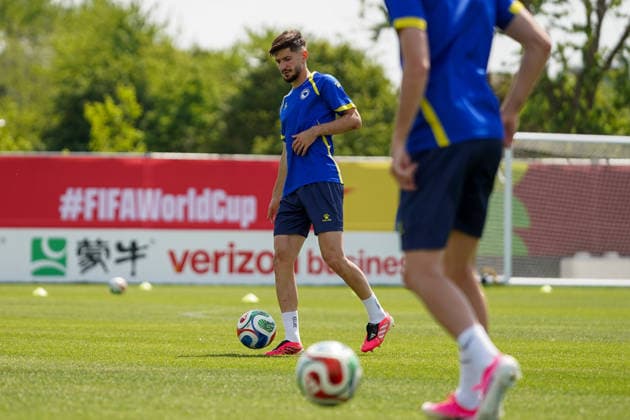 June 11, 2026, Toronto, Ciudad de Mexico, Canada: Stjepan RADELJIC 21 of Bosnia and Herzegovina national football team warms-up during the training day ahead the 2026 FIFA World Cup, WM, Weltmeisterschaft, Fussball Group B match against Canada at Centennial Park. on June 11, 2026 in Toronto, Canada. Bosnia And Herzegovina Training Day - 2026 FIFA World Cup  - ZUMAe321 20260611_zsa_e321_027 Copyright: xLeonardoxRamirezx