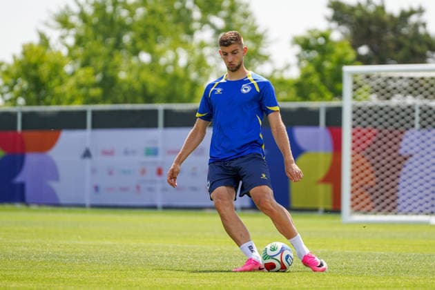 June 11, 2026, Toronto, Ciudad de Mexico, Canada: Jovo LUKIC 25 of Bosnia and Herzegovina national football team warms-up during the training day ahead the 2026 FIFA World Cup, WM, Weltmeisterschaft, Fussball Group B match against Canada at Centennial Park. on June 11, 2026 in Toronto, Canada. Bosnia And Herzegovina Training Day - 2026 FIFA World Cup  - ZUMAe321 20260611_zsa_e321_039 Copyright: xLeonardoxRamirezx
