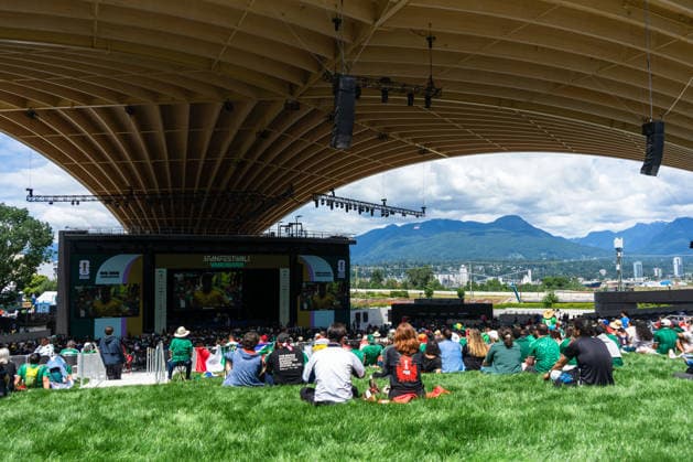 VANCOUVER, CANADA - JUNE 11: Fan supporters of Mexico watch the first match of the FIFA World Cup, WM, Weltmeisterschaft, Fussball 2026 between Mexico and South Africa during the FIFA Fan Festival at the PNE Amphitheatre in Hastings Park on June 11, 2026 in Vancouver, British Columbia, Canada.  Copyright: xAmyxElle SPPx Sportspressphoto_SPR165152