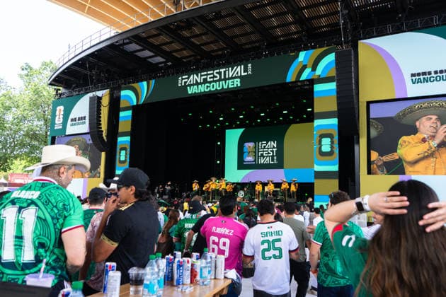 VANCOUVER, CANADA - JUNE 11: Fan supporters of Mexico watch Mariachi band Los Dorados perform at halftime during the first match watch party of the FIFA World Cup, WM, Weltmeisterschaft, Fussball 2026 between Mexico and South Africa during the FIFA Fan Festival at the PNE Amphitheatre in Hastings Park on June 11, 2026 in Vancouver, British Columbia, Canada.  Copyright: xAmyxElle SPPx Sportspressphoto_SPR165162