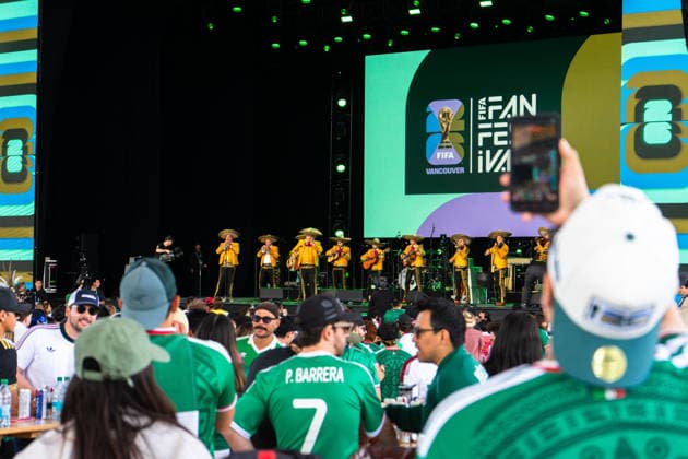 VANCOUVER, CANADA - JUNE 11: Fan supporters of Mexico watch Mariachi band Los Dorados perform at halftime during the first match watch party of the FIFA World Cup, WM, Weltmeisterschaft, Fussball 2026 between Mexico and South Africa during the FIFA Fan Festival at the PNE Amphitheatre in Hastings Park on June 11, 2026 in Vancouver, British Columbia, Canada.  Copyright: xAmyxElle SPPx Sportspressphoto_SPR165166