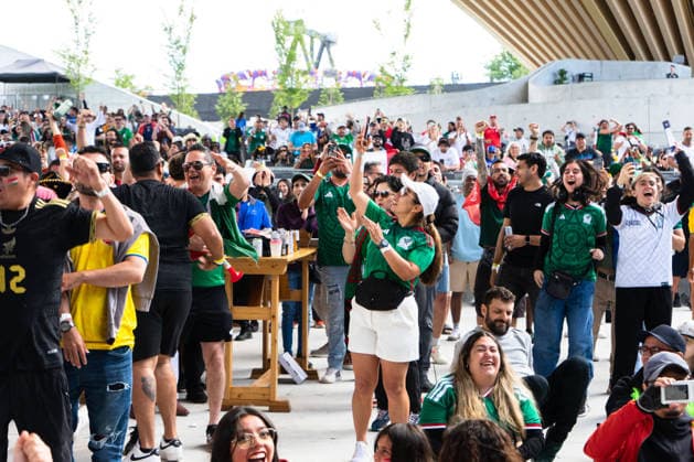 VANCOUVER, CANADA - JUNE 11: Fan supporters of Mexico cheer for a goal while watching the first match of the FIFA World Cup, WM, Weltmeisterschaft, Fussball 2026 between Mexico and South Africa during the FIFA Fan Festival at the PNE Amphitheatre in Hastings Park on June 11, 2026 in Vancouver, British Columbia, Canada.  Copyright: xAmyxElle SPPx Sportspressphoto_SPR165178