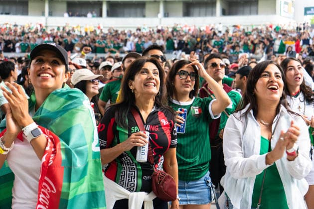 VANCOUVER, CANADA - JUNE 11: Fan supporters of Mexico cheer for a goal while watching the first match of the FIFA World Cup, WM, Weltmeisterschaft, Fussball 2026 between Mexico and South Africa during the FIFA Fan Festival at the PNE Amphitheatre in Hastings Park on June 11, 2026 in Vancouver, British Columbia, Canada.  Copyright: xAmyxElle SPPx Sportspressphoto_SPR165180
