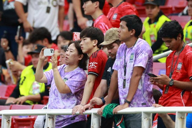 FIFA World Cup, WM, Weltmeisterschaft, Fussball 2026 - Group A - South Korea vs Czechia South Korea fans watch the FIFA World Cup 2026 Group A match between South Korea and Czechia in Guadalajara, Mexico, 11 June 2026. GUADALAJARA Mexico  Copyright: xALEXxCRUZx