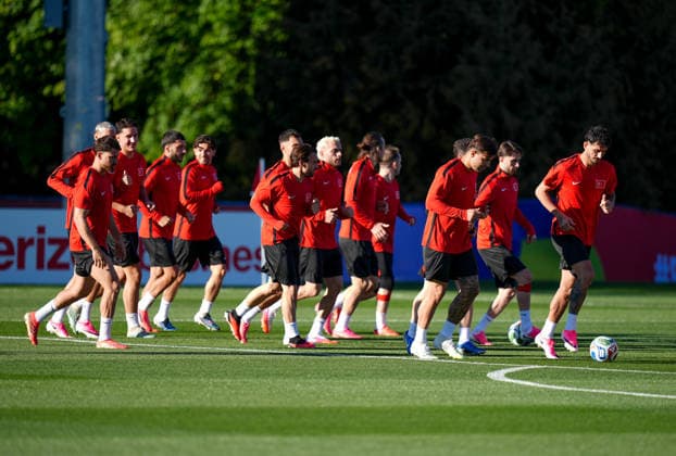 Turkish National Football Team held its first training session in Canada VANCOUVER, CANADA - JUNE 11: Turkish National Football Team players take part in their first training session in Vancouver, Canada, on June 11, 2026. Following their arrival from their main training camp in Arizona, began on-field tactical preparations ahead of their opening Group D match against Australia in the 2026 FIFA World Cup, WM, Weltmeisterschaft, Fussball Ercin Erturk Anadolu Vancouver Canada. Editorial use only. Please get in touch for any other usage.  Copyright: x2026xAnadoluxErcinxErturkx
