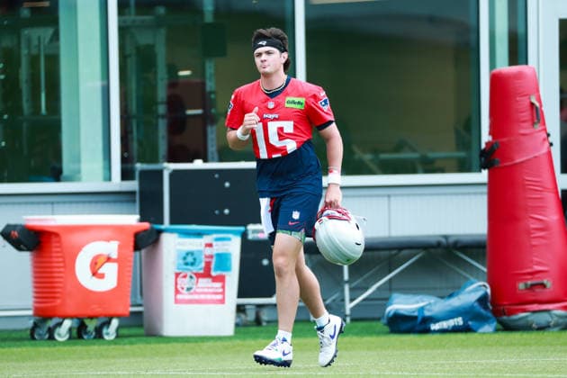 FOXBOROUGH, MA- JUNE 11: Behren Morton 15 of the New England Patriots walks on to the field before New England Patriots Minicamp on June 11, 2026, at Gillette Stadium in Foxborough, Massachusetts. (Photo by Summer Lamont Icon Sportswire) NFL, American Football Herren, USA JUN 11 New England Patriots Minicamp EDITORIAL USE ONLY Icon260611003