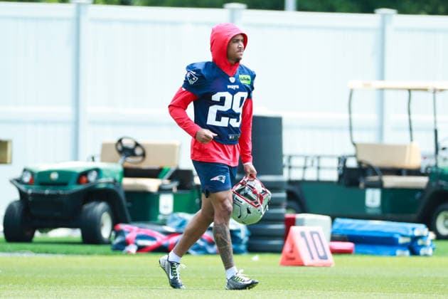 FOXBOROUGH, MA- JUNE 11: Jeremiah Webb 29 of the New England Patriots walks on to the field before New England Patriots Minicamp on June 11, 2026, at Gillette Stadium in Foxborough, Massachusetts. (Photo by Summer Lamont Icon Sportswire) NFL, American Football Herren, USA JUN 11 New England Patriots Minicamp EDITORIAL USE ONLY Icon260611004