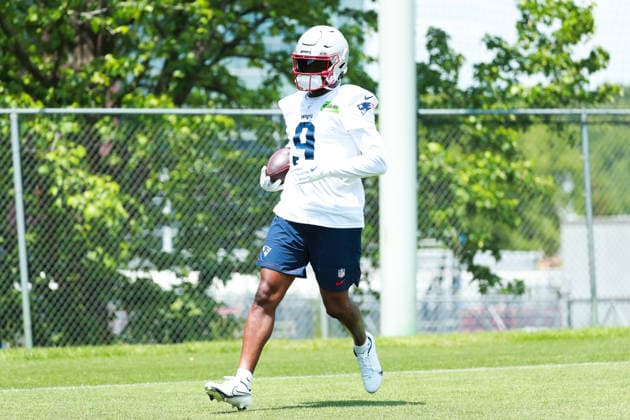 FOXBOROUGH, MA- JUNE 11: Kayshon Boutte 9 of the New England Patriots with the ball during New England Patriots Minicamp on June 11, 2026, at Gillette Stadium in Foxborough, Massachusetts. (Photo by Summer Lamont Icon Sportswire) NFL, American Football Herren, USA JUN 11 New England Patriots Minicamp EDITORIAL USE ONLY Icon260611039
