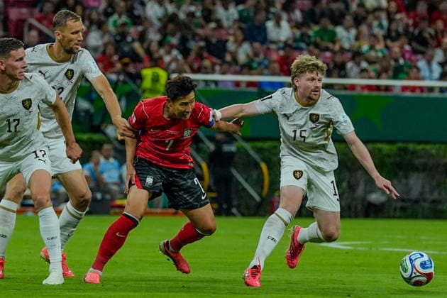 South Korea v Czechia - FIFA World Cup, WM, Weltmeisterschaft, Fussball 2026 - Group A ZAPOPAN, MEXICO - JUNE 11: Son Heung-min of South Korea in action against Pavel Sulc (15) of Czechia during the 2026 FIFA World Cup First Stage Group A match between South Korea and Czechia at Estadio Akron (Guadalajara Stadium) in Zapopan, Guadalajara, Mexico on June 11, 2026. Luciano Gonzalez Anadolu Zapopan Mexico. Editorial use only. Please get in touch for any other usage.  Copyright: x2026xAnadoluxLucianoxGonzalezx