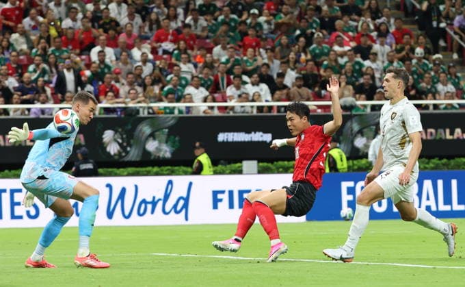 FIFA World Cup, WM, Weltmeisterschaft, Fussball 2026 - Group A - South Korea vs Czechia South Korea s Oh Hyeon-gyu (C) scores the team s second goal during the second half of a World Cup Group A football match between South Korea and Czechia at Estadio Guadalajara in Zapopan, Mexico, 11 June 2026. Zapopan Mexico  Copyright: xYONHAPx