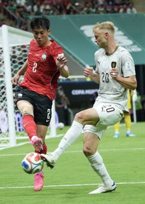 South Korea v Czechia - FIFA World Cup, WM, Weltmeisterschaft, Fussball 2026 - Group A ZAPOPAN, MEXICO - JUNE 11: Jaroslav Zeleny of Czechia in action against Lee Han-beom of South Korea during the 2026 FIFA World Cup First Stage Group A match between South Korea and Czechia at Estadio Akron (Guadalajara Stadium) in Zapopan, Guadalajara, Mexico on June 11, 2026. Luciano Gonzalez Anadolu Zapopan Mexico. Editorial use only. Please get in touch for any other usage.  Copyright: x2026xAnadoluxLucianoxGonzalezx