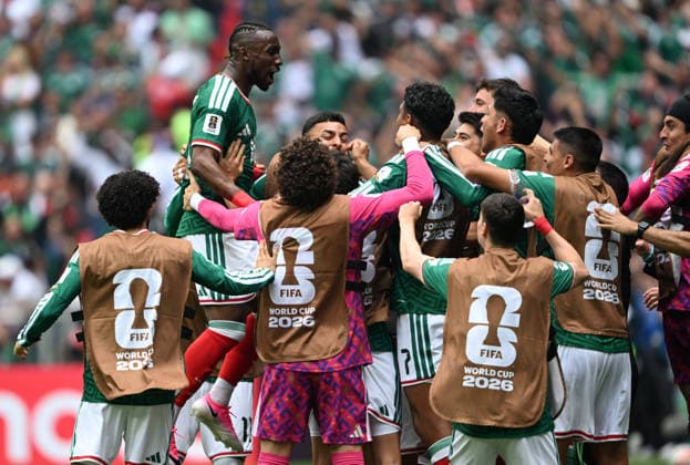 260612 -- MEXICO CITY, June 12, 2026 -- Julian Quinones up of Mexico celebrates scoring with teammates during the group A match between Mexico and South Africa at the 2026 FIFA World Cup, WM, Weltmeisterschaft, Fussball at Mexico City Stadium in Mexico City, Mexico, June 11, 2026. SPMEXICO-MEXICO CITY-FOOTBALL-FIFA WORLD CUP-GROUP A-MEX VS RSA WuxWei  (SP)MEXICO-MEXICO CITY-FOOTBALL-FIFA WORLD CUP-GROUP A-MEX VS RSA IMAGO WuxWei  imago images 0858941354