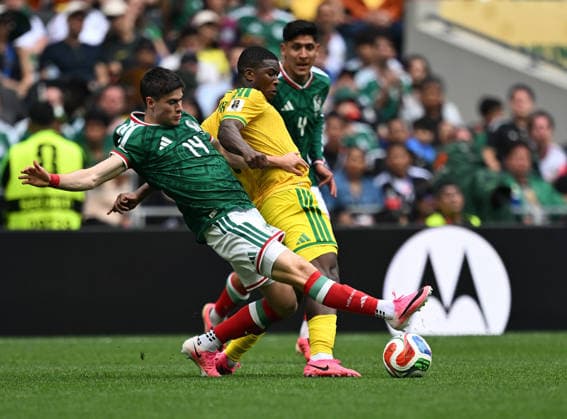 260612 -- MEXICO CITY, June 12, 2026 -- Armando Gonzalez L of Mexico competes during the group A match between Mexico and South Africa at the 2026 FIFA World Cup, WM, Weltmeisterschaft, Fussball at Mexico City Stadium in Mexico City, Mexico, June 11, 2026. SPMEXICO-MEXICO CITY-FOOTBALL-FIFA WORLD CUP-GROUP A-MEX VS RSA WuxWei  (SP)MEXICO-MEXICO CITY-FOOTBALL-FIFA WORLD CUP-GROUP A-MEX VS RSA IMAGO WuxWei  imago images 0858942187