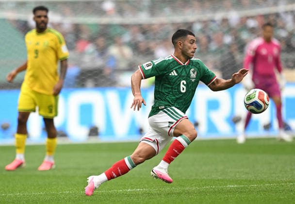 (260612) -- MEXICO CITY, June 12, 2026 -- Erik Lira of Mexico competes during the group A match between Mexico and South Africa at the 2026 FIFA World Cup, WM, Weltmeisterschaft, Fussball at Mexico City Stadium in Mexico City, Mexico, June 11, 2026. (Photo by Xinhua) (SP)MEXICO-MEXICO CITY-FOOTBALL-FIFA WORLD CUP-GROUP A-MEX VS RSA LucioxTavora 