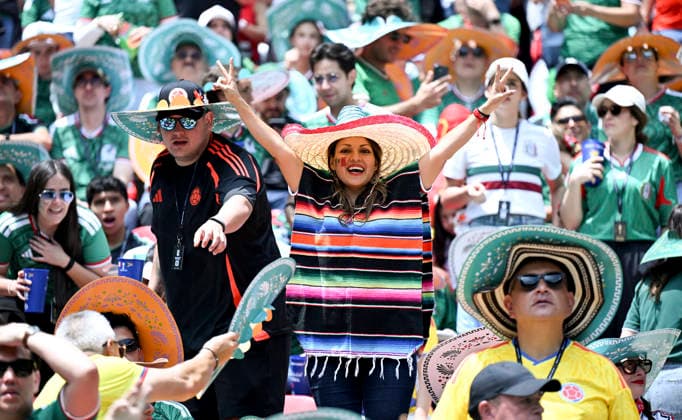 (260612) -- MEXICO CITY, June 12, 2026 -- Fans are seen during the opening ceremony of the 2026 FIFA World Cup, WM, Weltmeisterschaft, Fussball at Mexico City Stadium in Mexico City, Mexico, June 11, 2026. (Photo by Xinhua) (SP)MEXICO-MEXICO CITY-FOOTBALL-FIFA WORLD CUP-OPENING CEREMONY LucioxTavora 