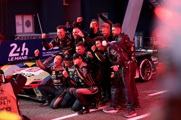 24 Heures du Mans automobile Alexandre Dimou ALEXPRESS MAXPPP - Team Cadillac LMP1 SÃ bastien Bourdais - Earl Bamber - Jack Aitken celebre pendant qualcification Hyperpole lors des 24H du Mans 2026 Alexandre Dimou Agence Alexpress 24 Hours of Le Mans automobile Le Mans France  Copyright: xALEXPRESS MAXPPPxAlexandrexDimoux DIM202606113573 DIM202606113573
