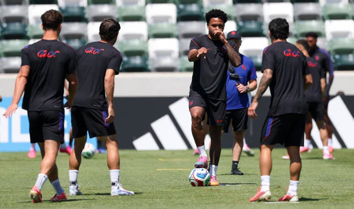(260612) -- LOS ANGELES, June 12, 2026 -- Players of Team USA attend a training session ahead of the group stage match against Paraguay at the FIFA World Cup, WM, Weltmeisterschaft, Fussball 2026 in Los Angeles, the United States, on June 11, 2026. ) (SP)U.S.-LOS ANGELES-FOOTBALL-FIFA WORLD CUP-TEAM USA-TRAINING MaoxSiqian 
