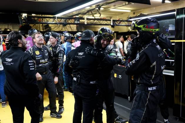 24 Heures du Mans automobile Alexandre Dimou ALEXPRESS MAXPPP - Cadillac LMP1 SÃ bastien Bourdais - Earl Bamber - Jack Aitken cÃ lebre la victoire dans Hyperpole lors des 24H du Mans 2026 Alexandre Dimou Agence Alexpress 24 Hours of Le Mans automobile Le Mans France  Copyright: xALEXPRESS MAXPPPxAlexandrexDimoux DIM202606113615 DIM202606113615