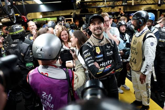 24 Heures du Mans automobile Alexandre Dimou ALEXPRESS MAXPPP - Cadillac LMP1 SÃ bastien Bourdais - Earl Bamber - Jack Aitken cÃ lebre la victoire dans Hyperpole lors des 24H du Mans 2026 Alexandre Dimou Agence Alexpress 24 Hours of Le Mans automobile Le Mans France  Copyright: xALEXPRESS MAXPPPxAlexandrexDimoux DIM202606113618 DIM202606113618
