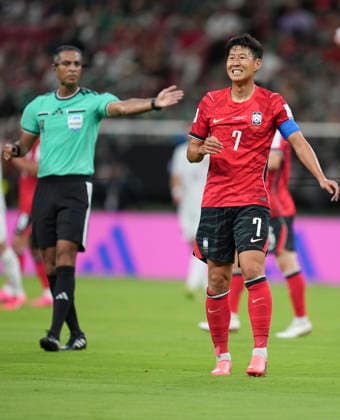 (260612) -- GUADALAJARA, June 12, 2026 -- Son Heung-min (R) of South Korea reacts during the group A match between South Korea and the Czech Republic at the 2026 FIFA World Cup, WM, Weltmeisterschaft, Fussball at Guadalajara Stadium in Guadalajara, Mexico, June 11, 2026. (Photo by Xinhua) (SP)MEXICO-GUADALAJARA-FOOTBALL-FIFA WORLD CUP-GROUP A-KOR VS CZE MartinxZabala 