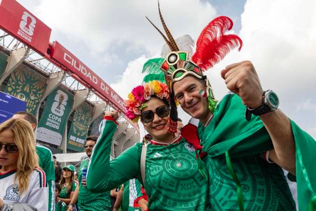 Fußball, FIFA WM 2026, Mexiko - Südafrika #5 MEXICO CITY, MEXICO - JUNE 11: Fans cheer up during the group A match between Mexico and South Africa at the 2026 FIFA World Cup, WM, Weltmeisterschaft, Fussball at Mexico City Stadium on June 11, 2026 in Mexico City, Mexico.  Copyright: xVCGx 111647724894