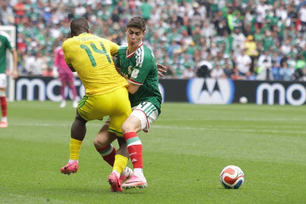 Mexico V South Africa - 2026 FIFA World Cup, WM, Weltmeisterschaft, Fussball 1st Round Mbekezeli Mbokaz 14 of South Africa national football team and Armando Gonzalez 14 of Mexican national football team battle for the ball during the Group A first-round match at the 2026 FIFA World Cup at Estadio Azteca on June 11, 2026, in Mexico City, Mexico. (Photo by Ismael Rosas Eyepix Group) Copyright: xIsmaelxRosas xEyepixxGroupx IR_11062026_186922