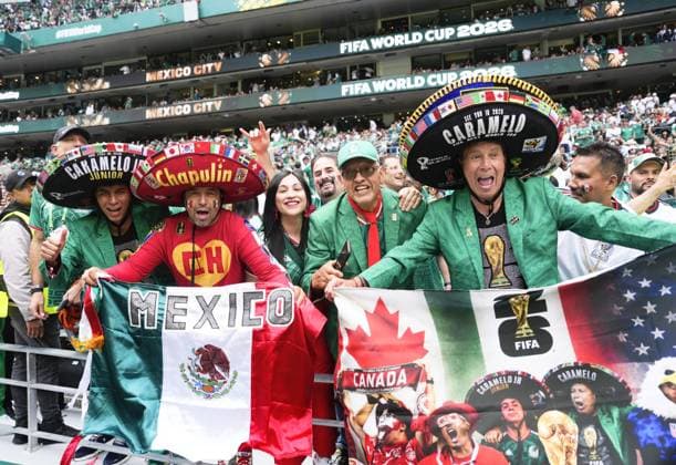 Football: 2026 World Cup Mexico fans cheer ahead of the World Cup opener against South Africa at Mexico City Stadium in the Mexican capital on June 11, 2026.  A14AA0005618412P