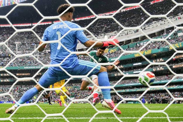 Fußball, FIFA WM 2026, Mexiko - Südafrika #5 Football: 2026 World Cup Mexico s Raul Jimenez (back) scores the team s second goal with a header in the second half of the World Cup opener against South Africa at Mexico City Stadium in the Mexican capital on June 11, 2026.  A14AA0005618451P