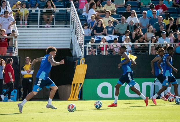 Fußball, FIFA WM 2026, Nationalteam Curacao, Training June 11, 2026, Boca Raton, Fl, USA: CuraoÂßao midfielders take part in a group drill in Boca Raton as preparations continue for the countryÃ¢â‚¬â ¢s firstÃ¢â‚¬˜ever FIFA World Cup, WM, Weltmeisterschaft, Fussball Boca Raton USA - ZUMAc343 0858955156st Copyright: xChrisxBeckettx