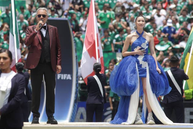 Fußball, FIFA WM 2026, Eröffnungsfeier in Mexiko Stadt #5 2026 FIFA World Cup, WM, Weltmeisterschaft, Fussball Opening Ceremony Andrea Bocelli and South Korean singer Ejae perform during the 2026 FIFA World Cup opening ceremony at Estadio Azteca. on June 11, 2026 in Mexico City, Mexico. Mexico City CDMX Mexico Copyright: xIsmaelxRosasx