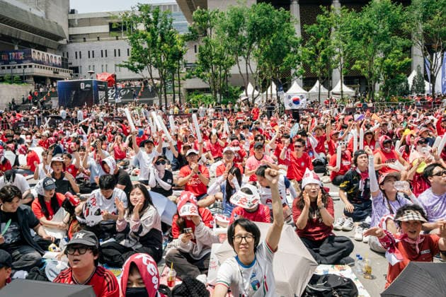 June 12, 2026, Seoul, Seoul, South Korea Fans gather at Gwanghwamun Square in Seoul to cheer on South Korea during the FIFA World Cup 2026 Group A match against the Czech Republic Fans Watch South Korea Play Czech Republic In Seoul  - ZUMAm346 0858964237st Copyright: xSuhxJeenxMoonx