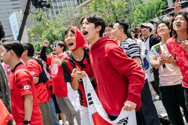 June 12, 2026, Seoul, Seoul, South Korea Fans gather at Gwanghwamun Square in Seoul to cheer on South Korea during the FIFA World Cup 2026 Group A match against the Czech Republic Fans Watch South Korea Play Czech Republic In Seoul  - ZUMAm346 0858964257st Copyright: xSuhxJeenxMoonx